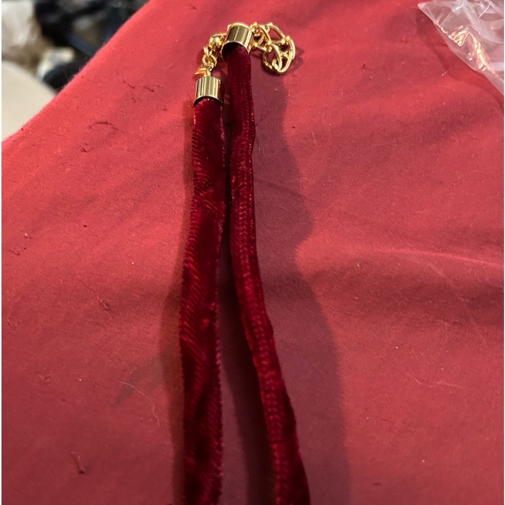 Vintage Avon Choker Necklace Crystal Charm Red Velvet Goldtone Sparkly Snowflake
